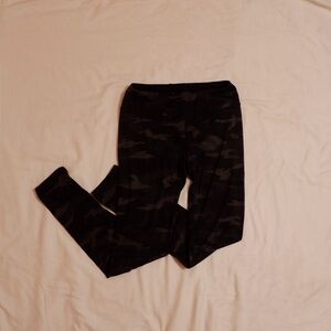 Athleta Kids Black Camo Leggings